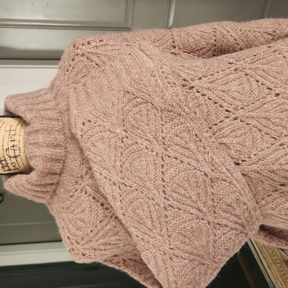 NWOT POL Sweater - Picture 4 of 9